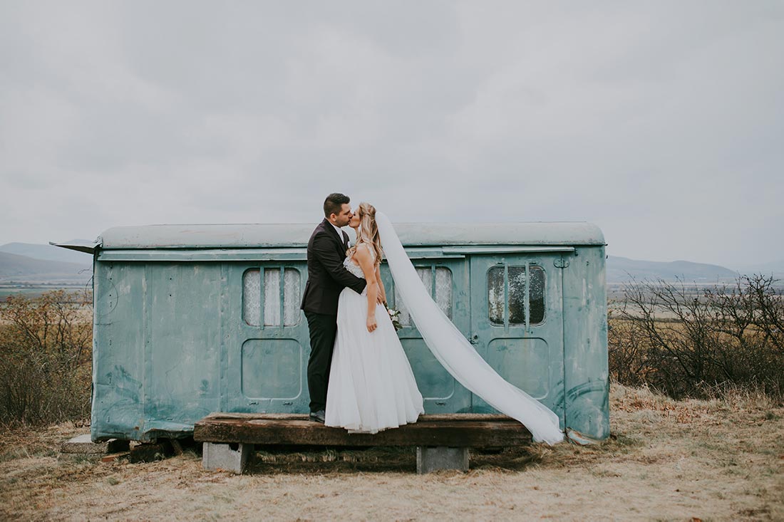 elody svatební šaty